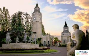 Gerbang Utama Wisata Bukit Mas 