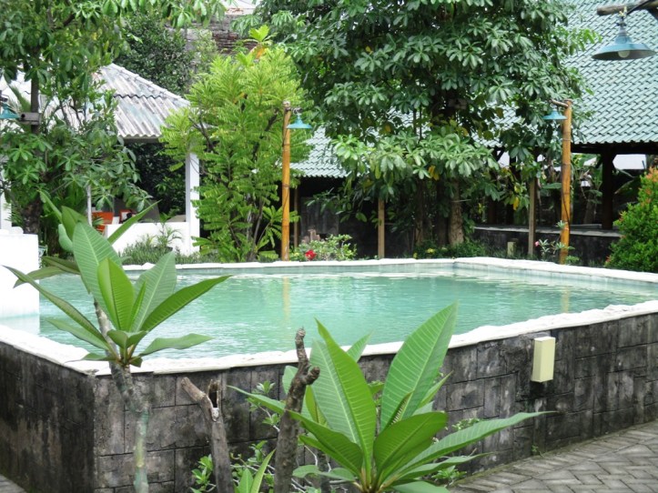 Kolam renang mungil, mayaaan buat kecek-kecek